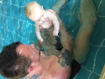 Bild zu das 1. mal schwimmen :) - Forum für Oktober - Mamis