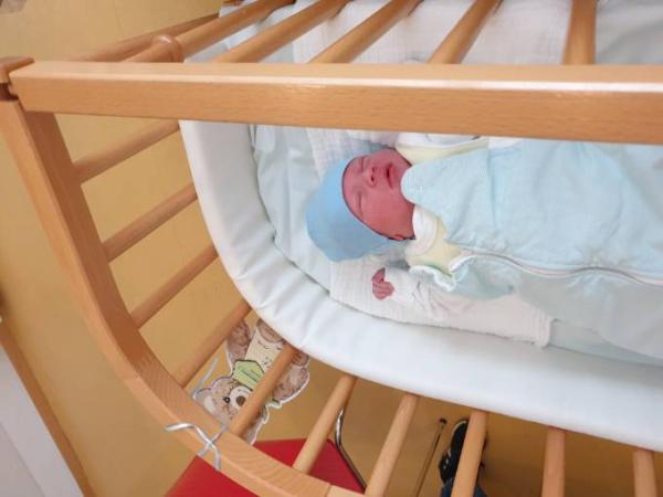Bild zu Ausgekugelt um 15:02... Benjamin ist da! - Forum für Oktober - Mamis