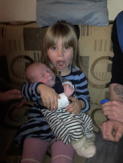 Bild zu U3 Daten+ bild mt grosser schwester - Forum für November - Mamis