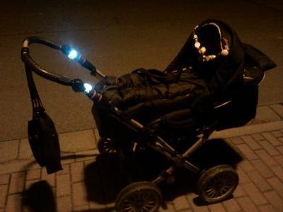 Bild zu LED Lampen am Kinderwagen - sicher ist sicher - Forum für November - Mamis