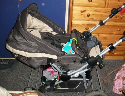 Bild zu Kinderwagen und Maxi Cosi zu verkaufen! - Forum für November - Mamis