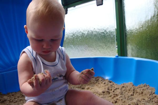 Bild zu Miká im Sand... Foto 1 - Forum für Dezember - Mamis