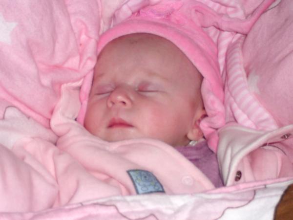 Bild zu Meine Kamera ist da, ein Bild meiner Kleinen - Forum für Dezember - Mamis