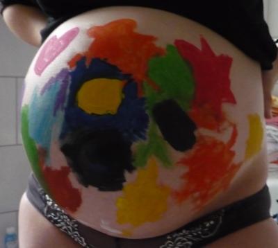 Bild zu Meine Bauchkünstler waren mal wieder am Werk :-) - Forum für Dezember - Mamis