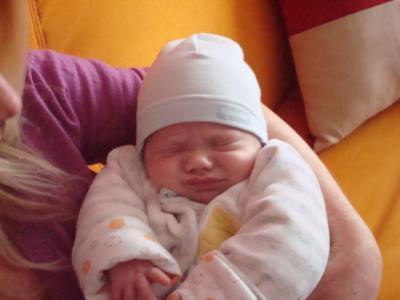 Bild zu Heute das letzte mal Hebammenbesuch und Elias ist heute 5 wochen alt :-) - Forum für Dezember - Mamis