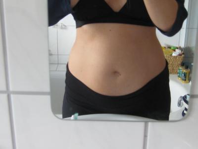 Bild zu Bauchbild - 22.SSW (bei +7kg) - Forum für Dezember - Mamis