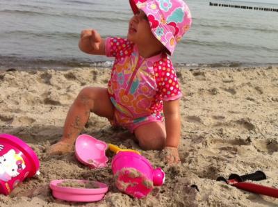Bild zu Grüße von der Ostsee :-) + Bild von Lara 1 - Forum für Dezember - Mamis