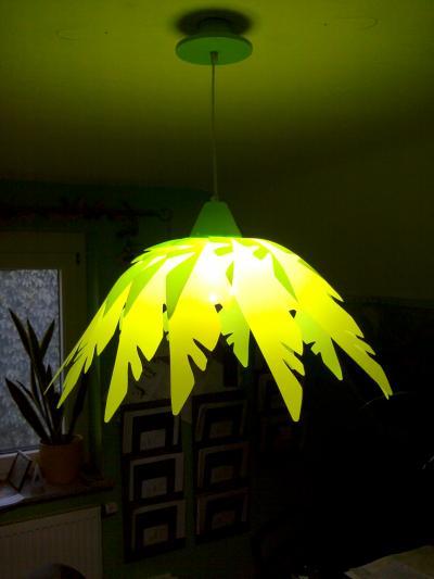 Bild zu Hab gerade die neue Kinderzimmerlampe aufgehängt - Forum für Dezember - Mamis