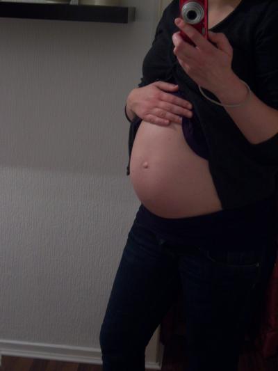 Bild zu ... und Bauchbild - jetzt bin ich aber auch fertig :o) - Forum für Dezember - Mamis