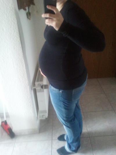 Bild zu 9.monat plus kugel...juchuu!! - Forum für Dezember - Mamis