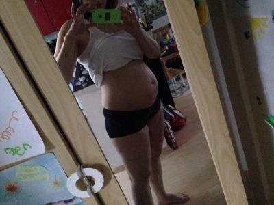 Bild zu Habe noch ein/zwei bilder von meine 102cm xD - Forum für Dezember - Mamis