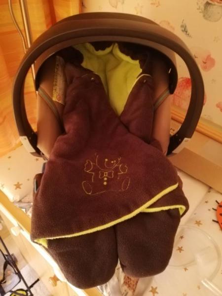Bild zu Kinderwagen und Babyschale vorbereitet - Forum für Dezember - Mamis