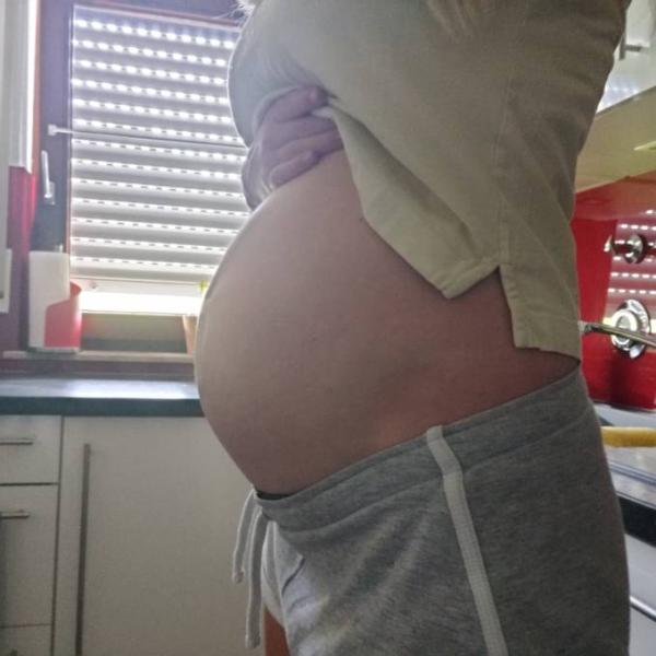 Bild zu Babybauch im Liegen flacher - Forum für Dezember - Mamis