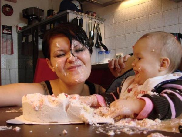 Bild zu Das war das Ende vom geburtstagskuchen-essen - Baby Forum - Allgemeine Themen