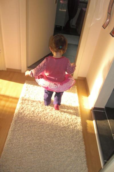 Bild zu Meine Maus auf dem Weg zur Badewanne... - Baby Forum - Allgemeine Themen