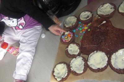 Bild zu Mein fleißiges Lieschen am Kuchen backen - Baby Forum - Allgemeine Themen