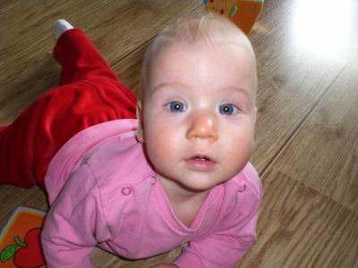 Bild zu Schielt sie ? Scahut mal bitte - Baby Forum - Allgemeine Themen