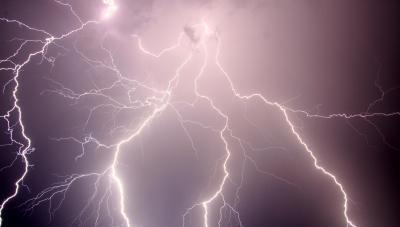 Bild zu Gestern Nacht war Zeus sehr wütend - Blitzbild - Baby Forum - Allgemeine Themen