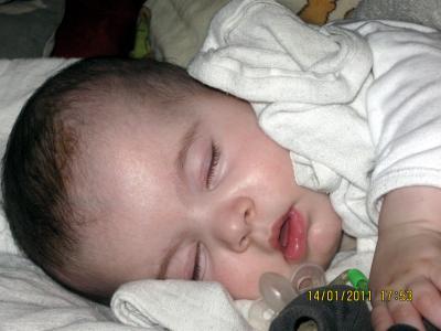 Bild zu Nochmal das Video zum Kringelig Lachen + Foto eines schlafenden Engels - Baby Forum - Allgemeine Themen