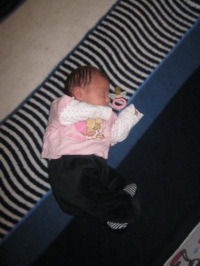 Bild zu Auf die Seite drehen mit 2einhalb Wochen...? - Baby Forum - Allgemeine Themen