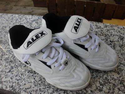 Bild zu BIETE: ALEX Turnschuhe weiss mit heller Sohle, Gr.35 - Baby Forum - Allgemeine Themen