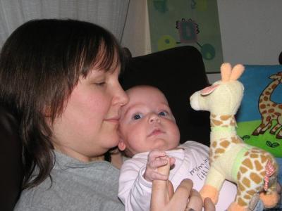 Bild zu Emilia und ihre Hände :-) - Baby Forum - Allgemeine Themen