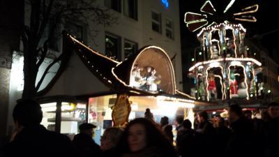 Bild zu Die Buden des Weihnachtsmarkt Dü sind ja schön gestaltet - Baby Forum - Allgemeine Themen