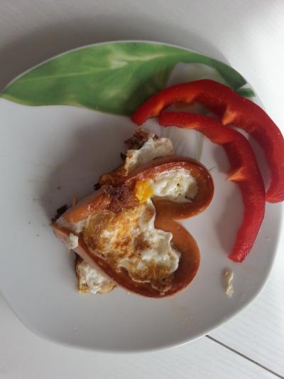 Bild zu Mit Essen spielt man nicht :) - Baby Forum - Allgemeine Themen