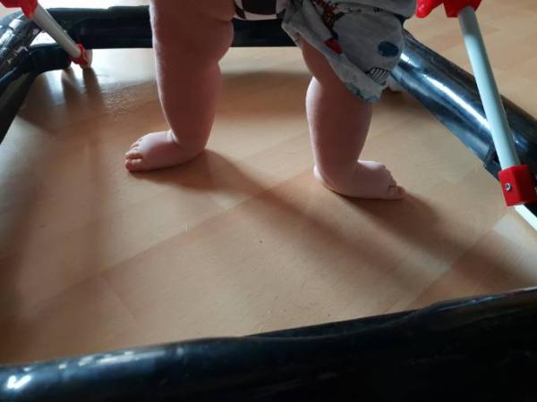 Bild zu Baby läuft komisch - Baby Forum - Allgemeine Themen