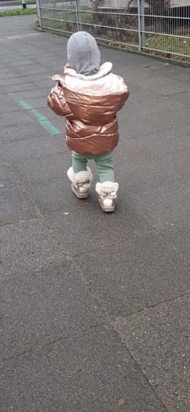 Bild zu Was ist an den Kinderschuhen meiner Tochter falsch? - Baby Forum - Allgemeine Themen