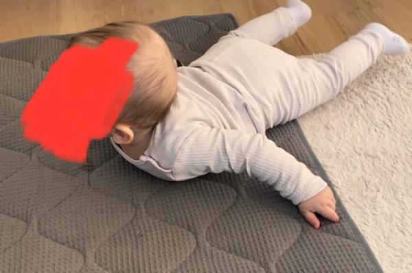 Bild zu Baby 7,5 Monate kein robben oder Vierfüßler - Baby Forum - Allgemeine Themen