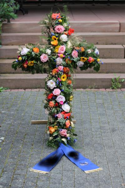 Bild zu Zurück von der Trauerfeier... das Kreuz war irre... - Baby Forum - Allgemeine Themen