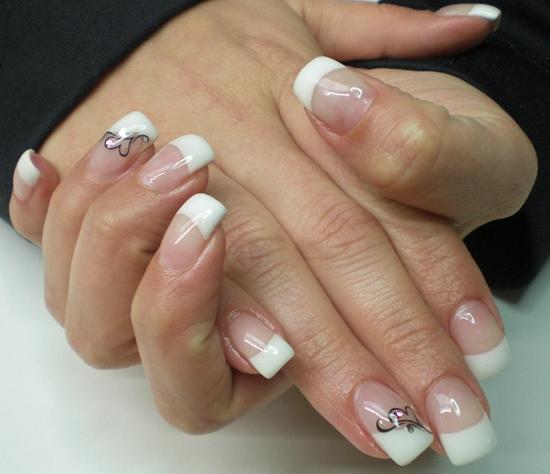 Bild zu Schulung zur Nageldesignerin im Gelsystem - Wellness, Fitness und Beauty