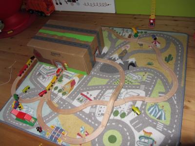 Bild zu tolle kiste für kleine jungs (esenbahn/autos) - Spielen und Basteln mit Kindern