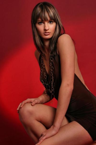 Bild zu Braucht irgendwer ein braunes Cocktail-Kleid mit Wasserfallausschnitt, Gr. S? - Schwanger unter 20 - Forum für junge Schwangere und Eltern
