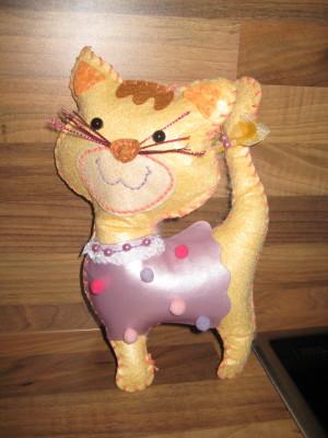 Bild zu Katze selber genäht - Einrichten und Deko