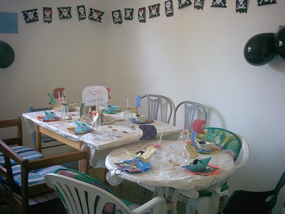 Bild zu Piraten-/Totenkopf-Girlande abzugeben - Kindergeburtstag - Elternforum