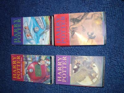 Bild zu Hat jemand Interesse an Harry Potter (Bd. 1- 4) auf Englisch? - Bücherforum