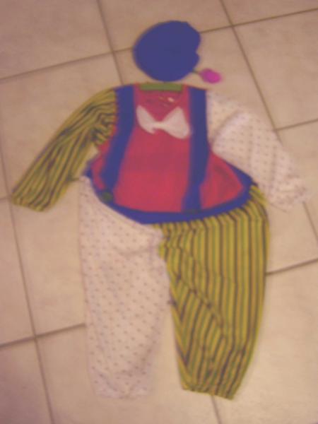 Bild zu Wer braucht 2 Clownskostüme in gr. 110 - Mehrlinge - für Eltern mit Zwillingen, Drillingen und mehr
