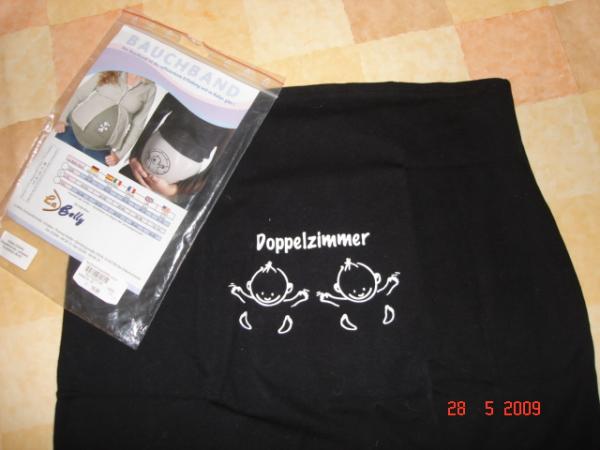 Bild zu Jemand interesse an einen Bauchband mit der Aufschrift - Mehrlinge - für Eltern mit Zwillingen, Drillingen und mehr