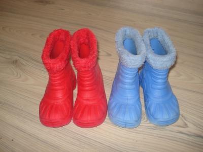 Bild zu Biete Gummistiefel Gr. 25 - Mehrlinge - für Eltern mit Zwillingen, Drillingen und mehr
