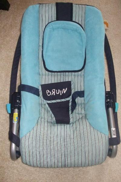 Bild zu hätte noch zwei Wippen (Jungsfarben) und zwei Lullababys abzugeben - Mehrlinge - für Eltern mit Zwillingen, Drillingen und mehr