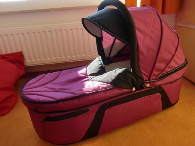 Bild zu tfk Babywannen in berry zu verkaufen halbes Jahr alt - Mehrlinge - für Eltern mit Zwillingen, Drillingen und mehr