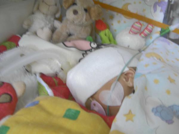Bild zu Paula braucht alle kleinen und großen Däumchen ! - Frühchen - für Eltern mit frühgeborenen Babys