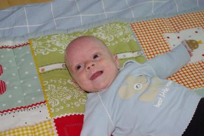 Bild zu Frage zu Vollmilch und mal ein Bildchen von meinem Süßen - Frühchen - für Eltern mit frühgeborenen Babys