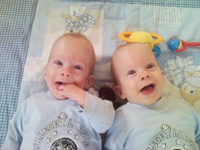 Bild zu 1. geburtstag - Frühchen - für Eltern mit frühgeborenen Babys