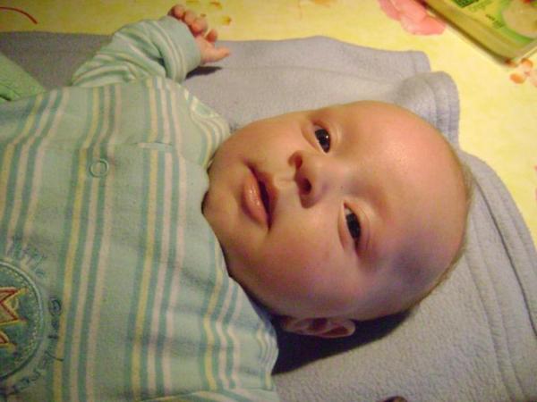 Bild zu Babys sind kleine Menschen, nicht vom anderen Stern. . . - Der erste Brei - die Beikost