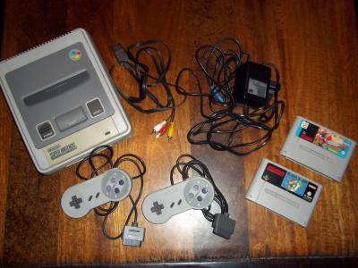 Bild zu BiETE : Super Nintendo + 2 Contoler NEU + 2 Spiele + alle Kabel NEU - Zehn bis Dreizehn