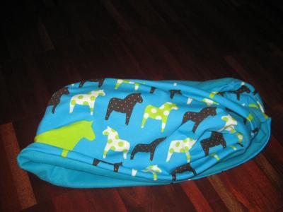 Bild zu habe gerade nen Loop für meine Nichte genäht, jetzt zweifele ich ob der - Zehn bis Dreizehn