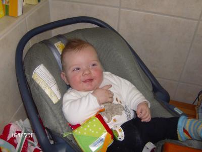 Bild zu von pre auf 1er???? - Fläschchennahrung - Milch aus dem Fläschchen fürs Baby